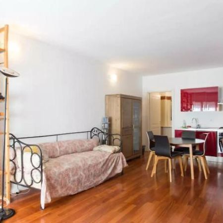 Vintage Apartment In Corvetto Area Milan Exterior photo